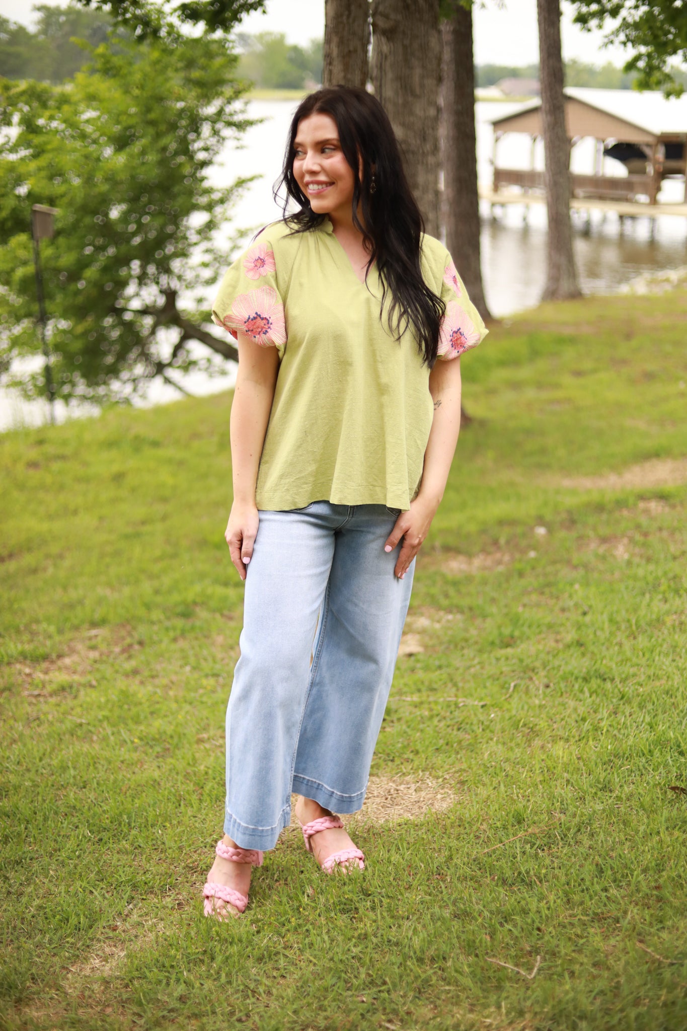 Embroidered Flower Puff Sleeve Top