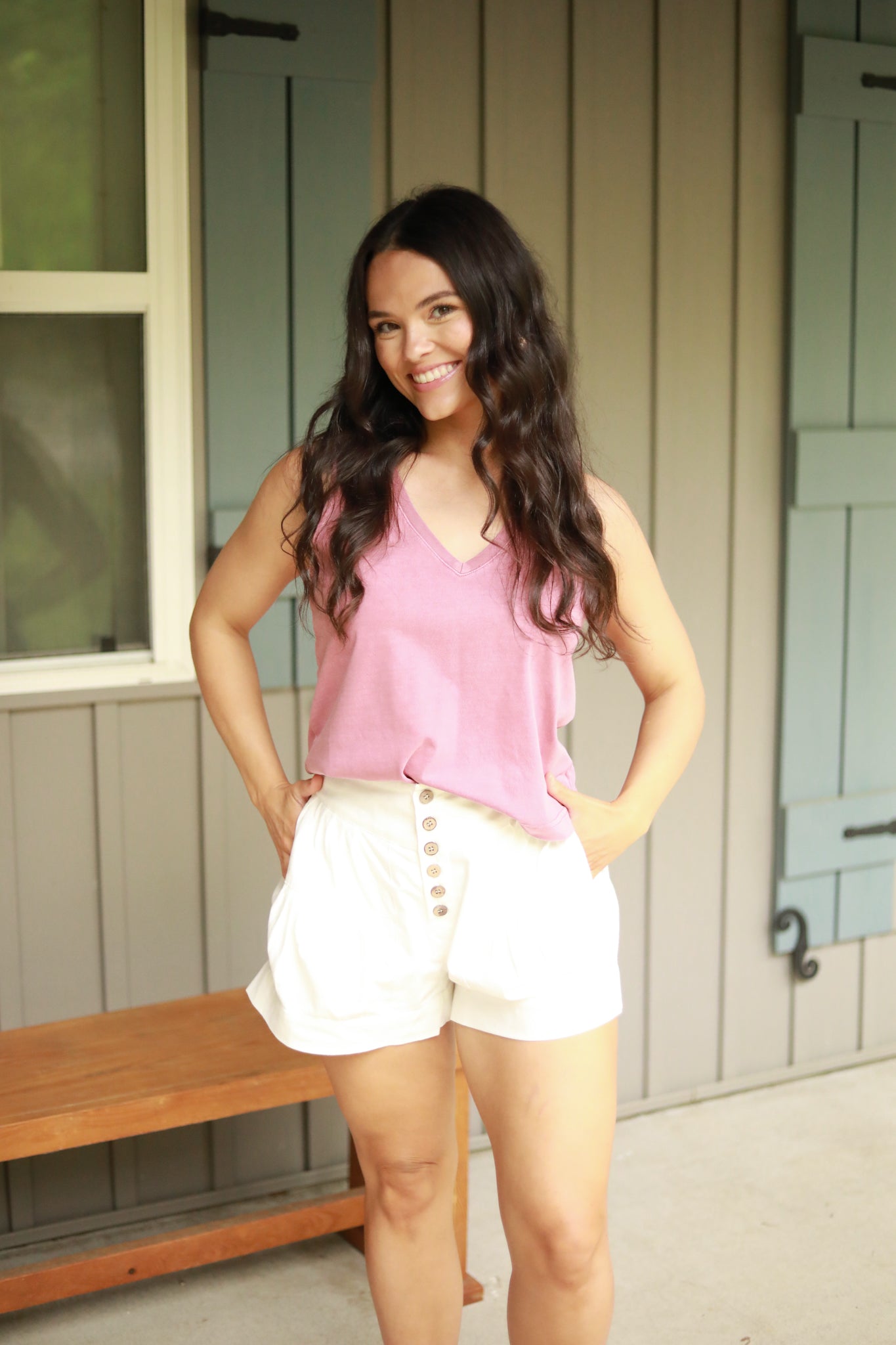 V-Neck Mineral Wash Tank