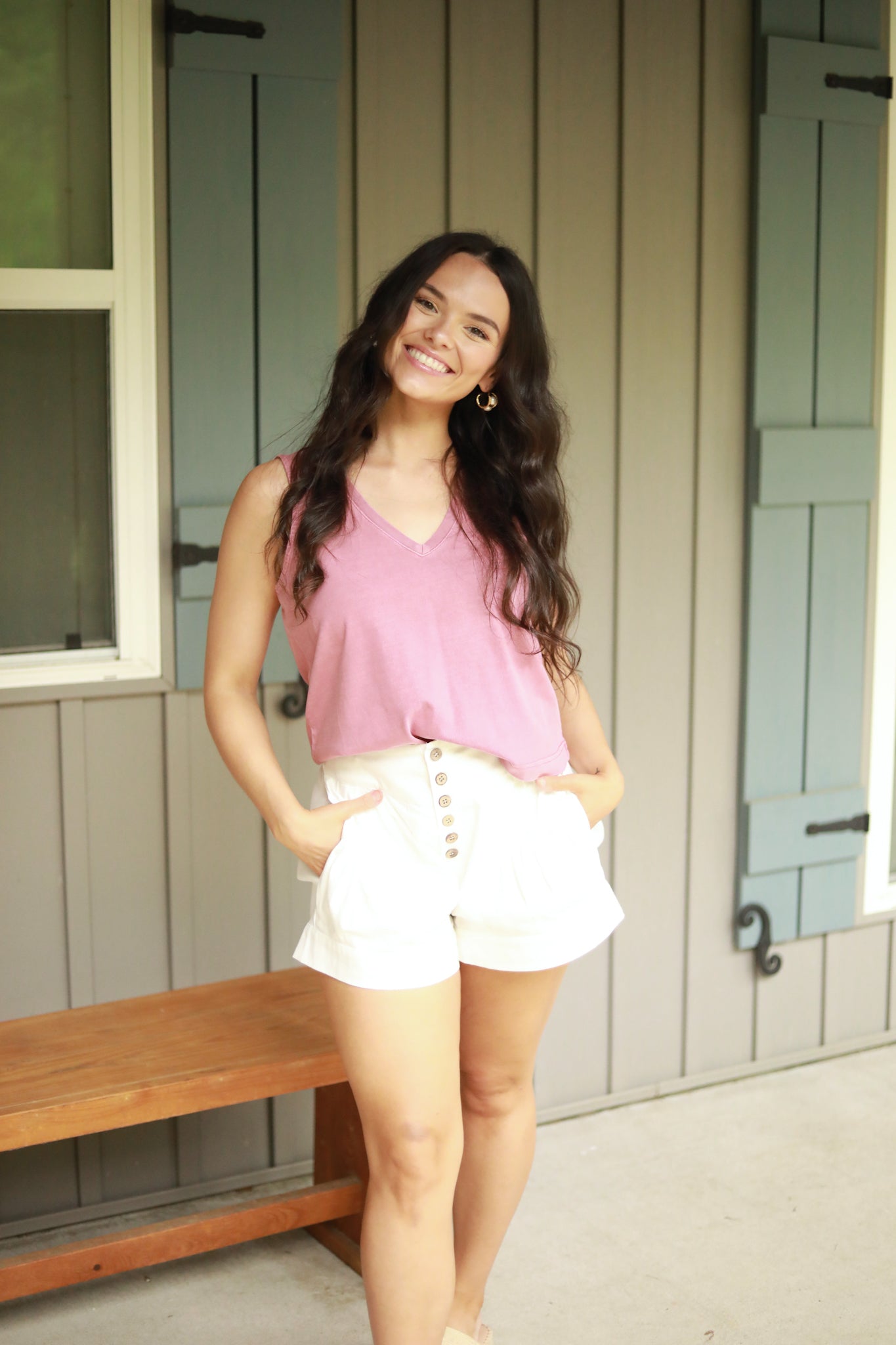 V-Neck Mineral Wash Tank